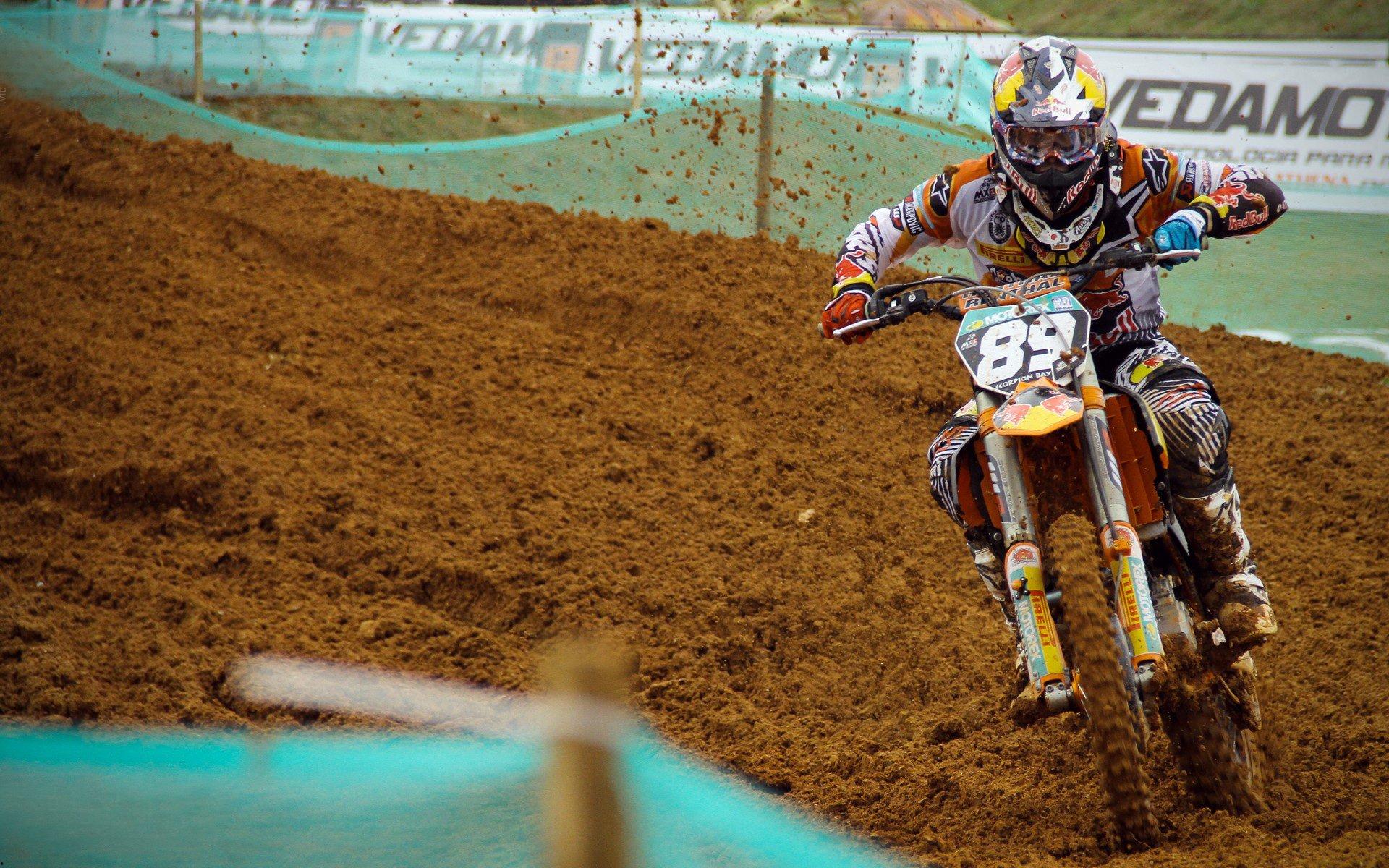 澳客-撑杆跳新星闪耀国际赛场 破纪录表现引全球瞩目